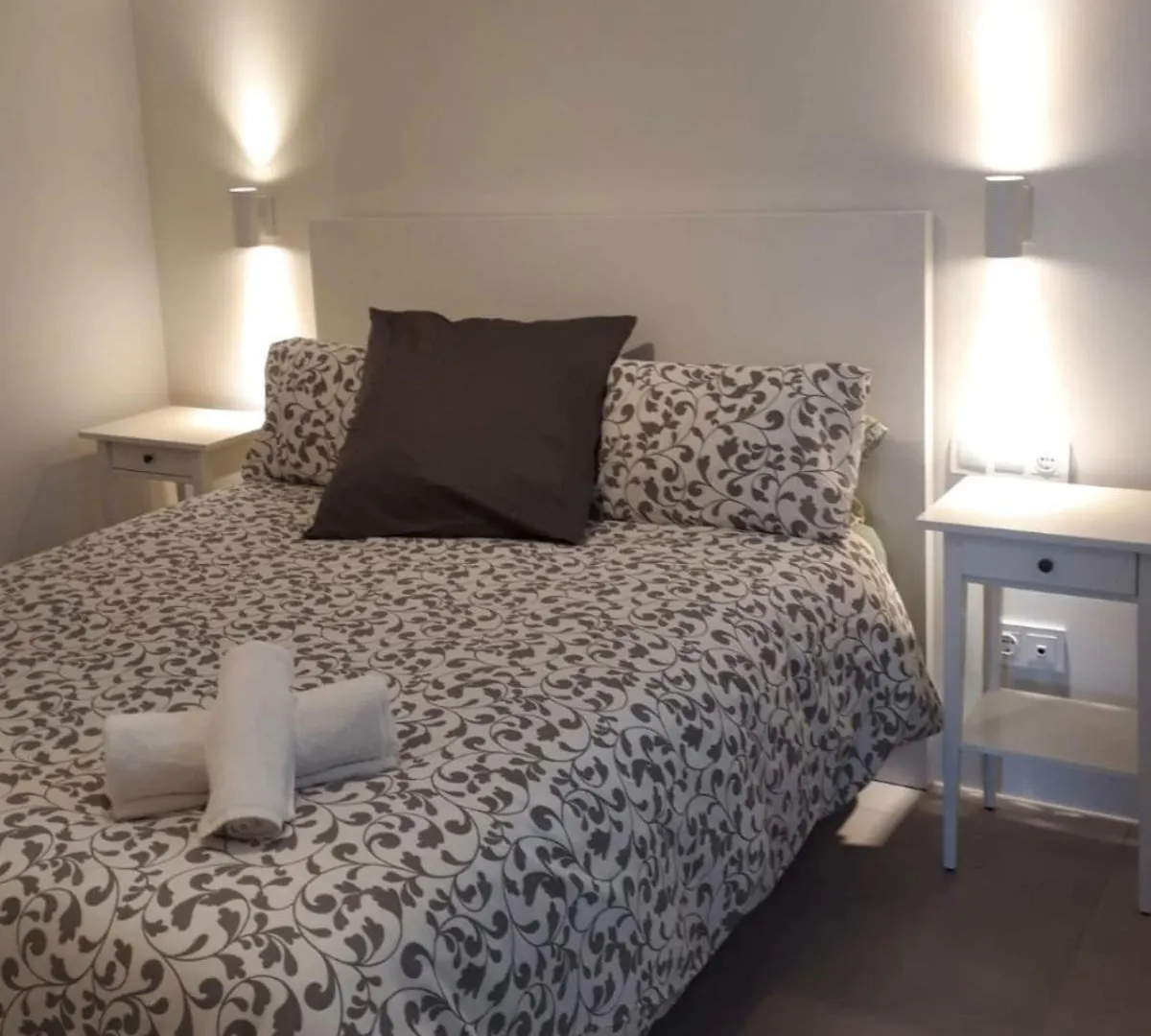 アパート Apartamento En Primera Linea De Playa, Con Piscina Y Garaje En Torrox Costa スペイン