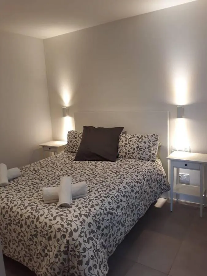 Apartamento En Primera Linea De Playa, Con Piscina Y Garaje En Torrox Costa דירה