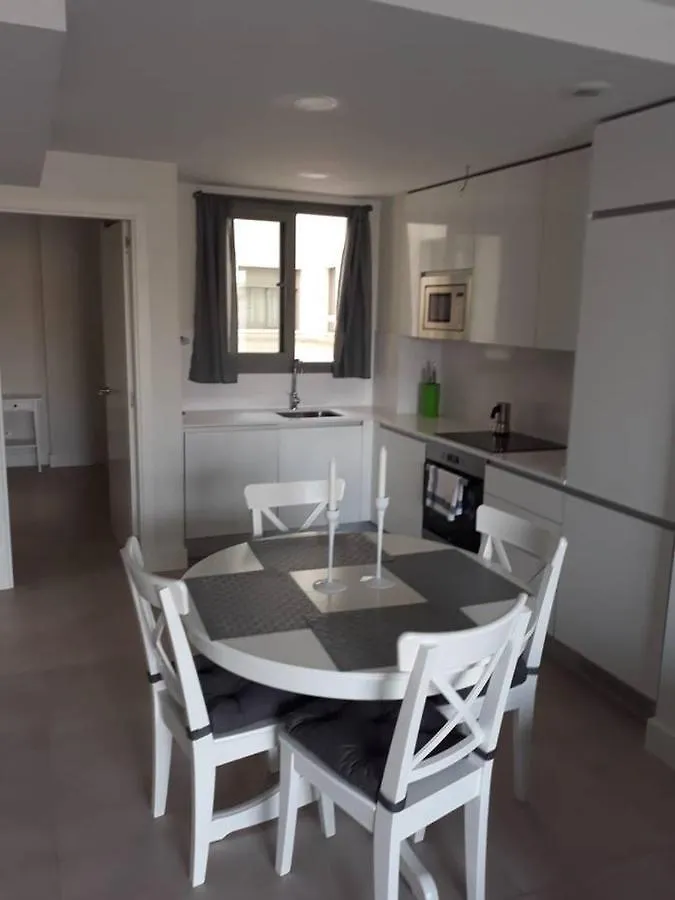 Apartamento En Primera Linea De Playa, Con Piscina Y Garaje En Torrox Costa
