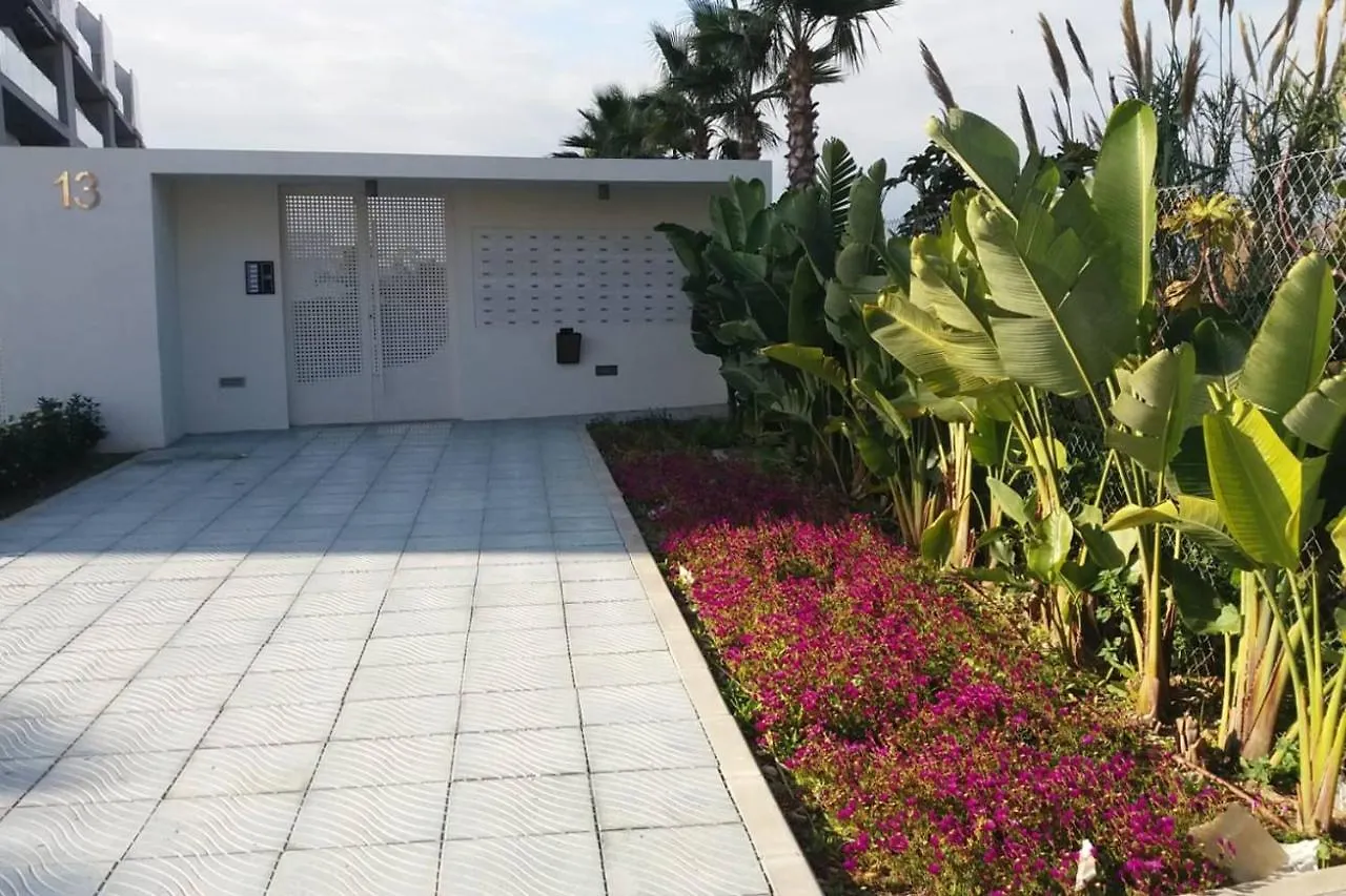 Apartamento En Primera Linea De Playa, Con Piscina Y Garaje En Torrox Costa Apartment